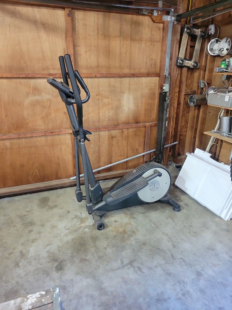 Free-Elliptical Trainer 