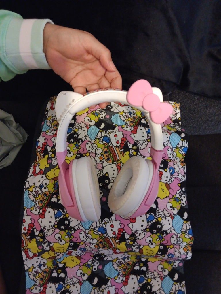 Hello Kitty Razer Headset