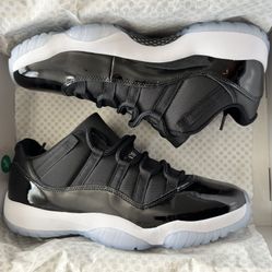 Air Jordan 11 Retro Low Black/Varsity Royal Size 10.5 – Worn Once Like New w/ Box