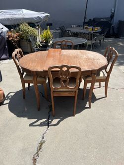Dining room table / vintage all wood
