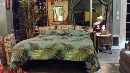 6 piece Rattan/Wicker Queen Sleeper Sofa Set