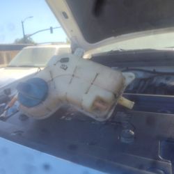 2004 Audi A6 Quatro 2.7 T Coolant Reservoir  /VENTA DE AUTOPARTES USADAS Y MAS