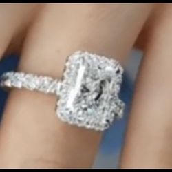 WOMANS Emerald Cut 2.6 CT White Sapphire Set In 925 Sterling Silver Size 8 Brand New EngagementRing 