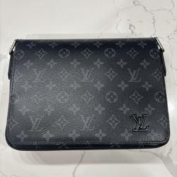 Louis Vuitton Messenger Bag 
