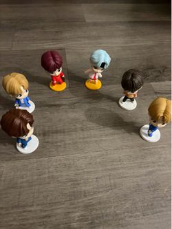 BTS McDonald 6 dolls Set