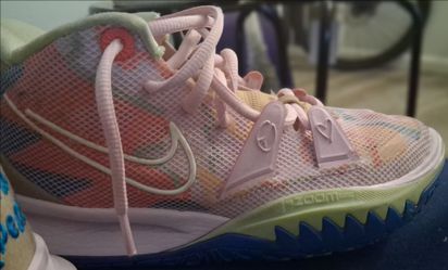 Nike Kyrie limited edition pink 1world people