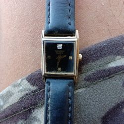 Woman's Wrist Watch With Diamond 