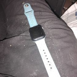 iPhone SE watch