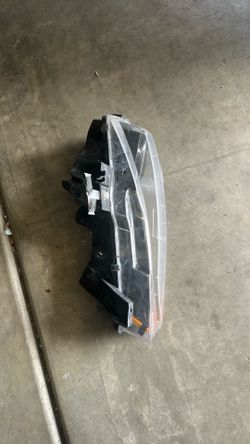 Tesla right light