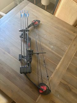 Duke IV youth compound bow archery with 5 arrows