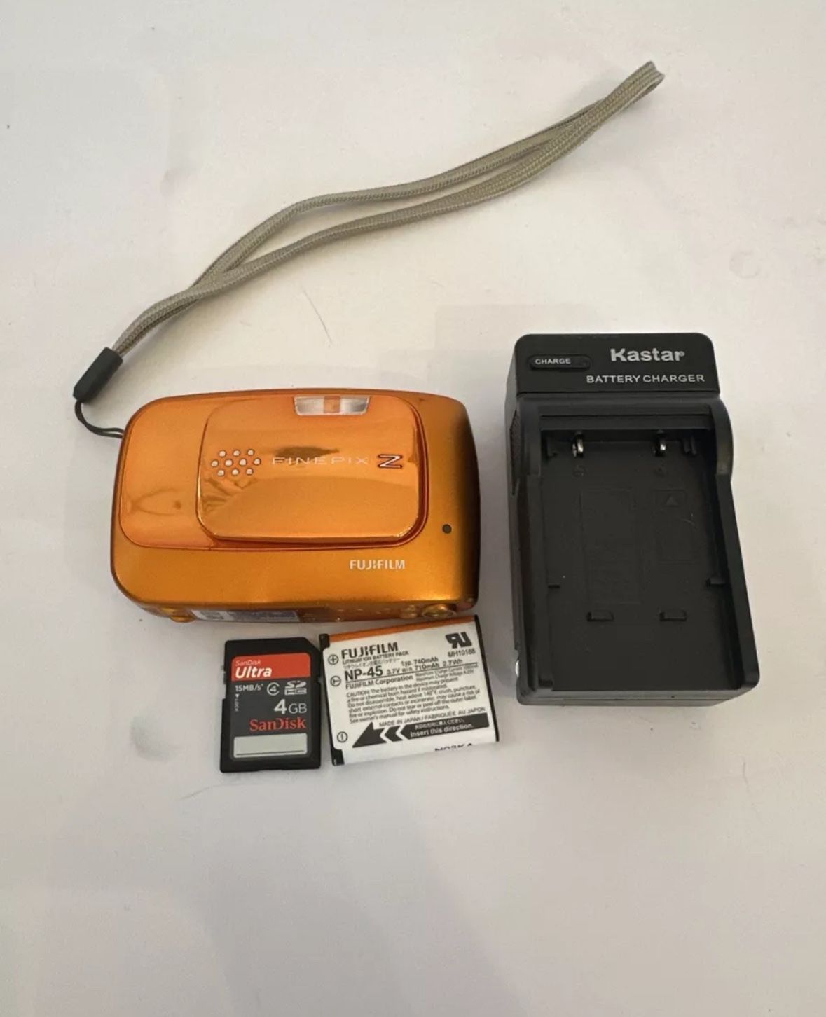Fujifilm Finepix Z30 10MP Digital Camera Orange w Battery Charger SD Card Works