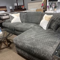 Stunning Sectional! $1199 💙📦✨