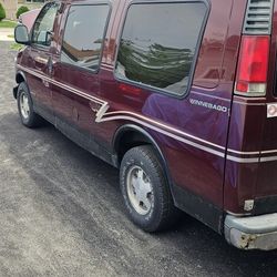 1999 Chevy Winnebago Van 1500 