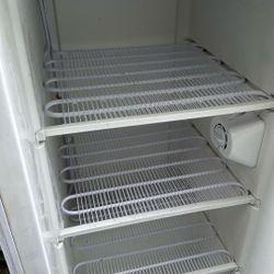 Magic Chef  Refrigerator 