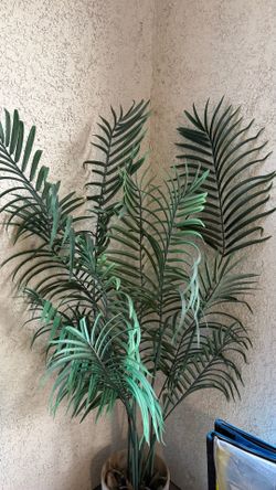 Fake outdoor plant *decretive pot NOT included