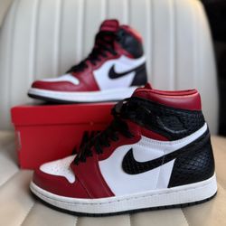 Nike WMNS AIR JORDAN 1 HIGH OG