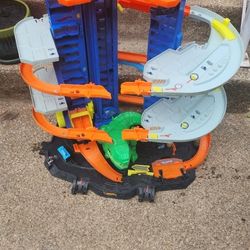 Hot Wheels City Ultimate Garage