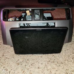 Alpine head unit, Maestro RR, and 4runner kit
