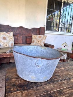 Vintage Galvanizado Metal beverage tub