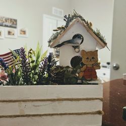 Birdhouse Decor