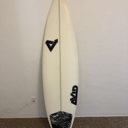 Avid Surfboard 6’2”
