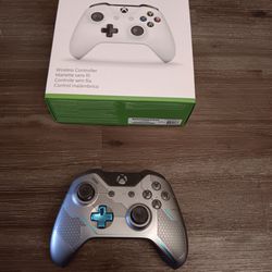 X BOX ONE CONTROLLERS
