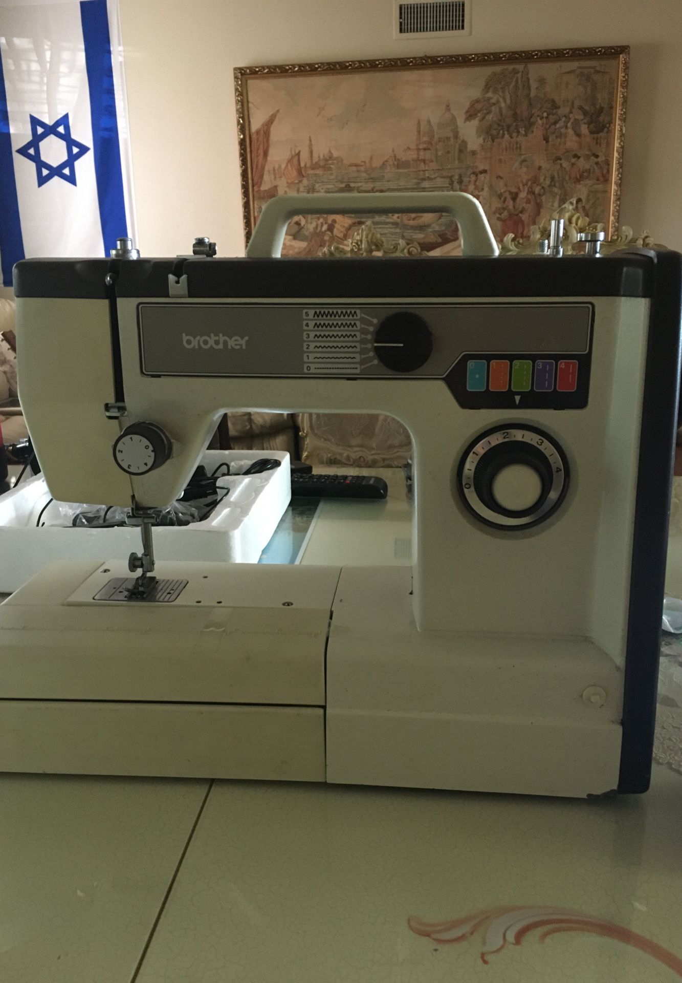 Vintage brother sewing machine vx710 for Sale in Fullerton, CA OfferUp