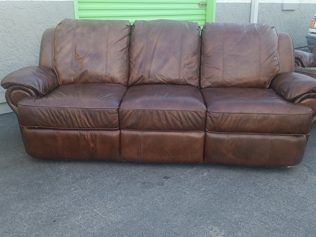 Very Nice Recliner Couch