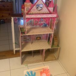 Doll House 