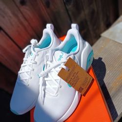 Women's Nikes Air Zoom Bella 7