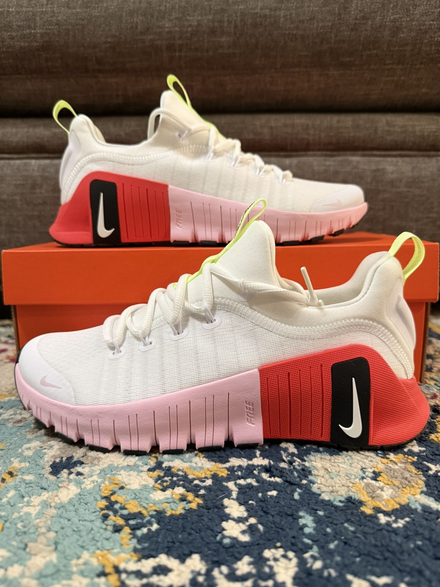 Nike Women’s Free Metcon 6 “White Bright Crimson Pink Foam”