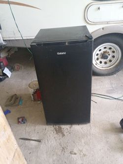 Mini fridge