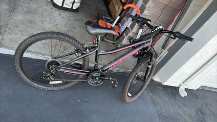 Mongoose Element 26" Mountain Bike - Black/Pink, Almost New - Local Pickup in Brea