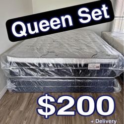 Queen Size Pillow Top Mattress With Box Spring 