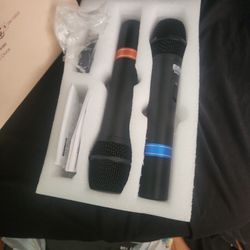 Rechargable microphones