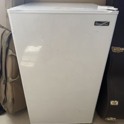 Mini fridge Magic Chef 3.3 Cu