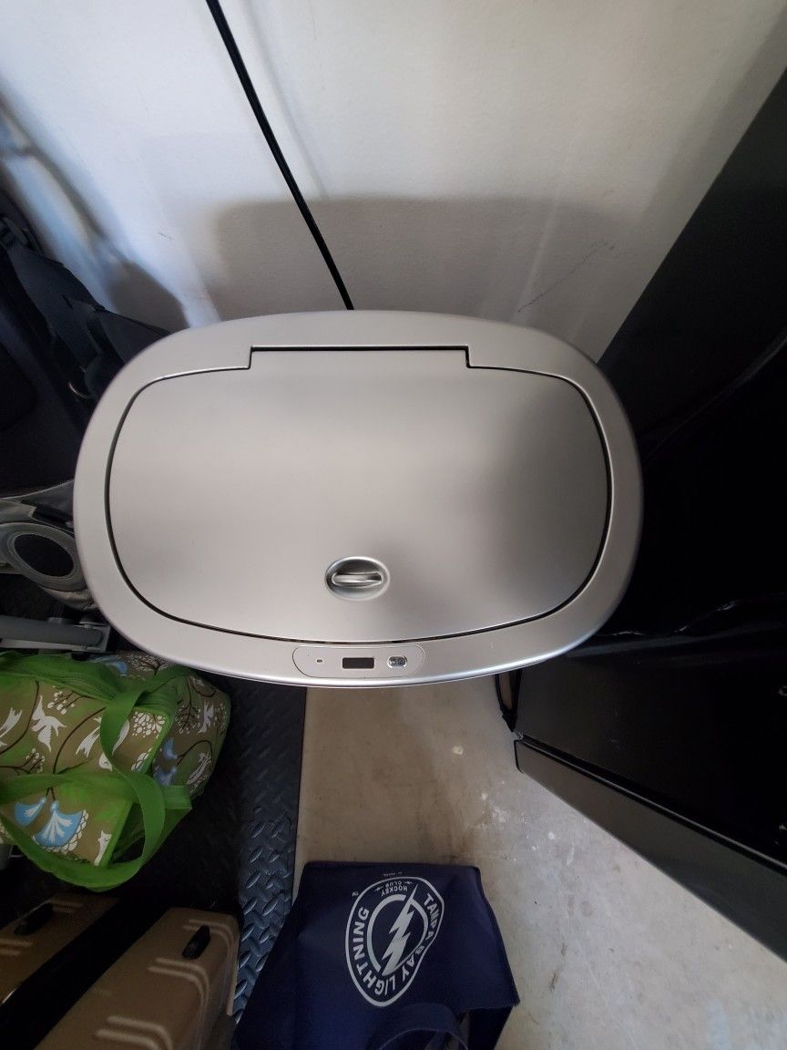 Stainless Steel Automatic Garbage