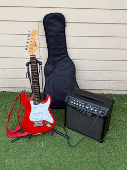 Fender squier Strat RED starter bundle with amp and GIG BAG