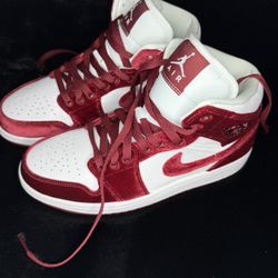 Air Jordan 1 Mid SE