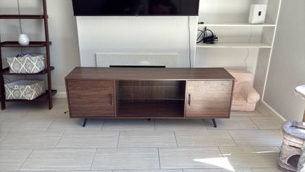 Entertainment center cabinet