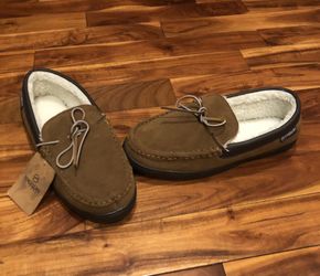 Men’s Magellan Outdoor Moccasin Slippers Size 11 (NEW With Tags)