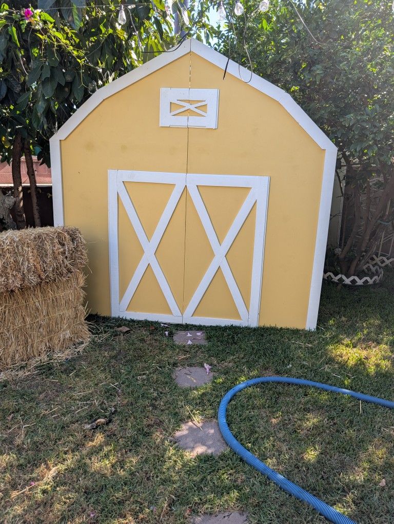 Hand Made Farm Backdrop