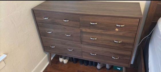 Mid Century modern 6 drawer dresser