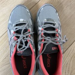 ASICS Women’s shoes Size 9