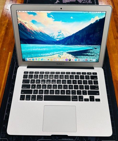 Apple Macbook Air 13” 2012 Core i5 4GB 256GB OS Catalina