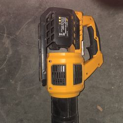 Leaf Blower Uses 20vDewalt 