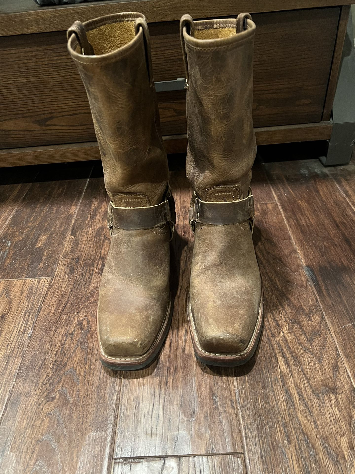 Frye boots Style 77300 Women’s Size 11 M