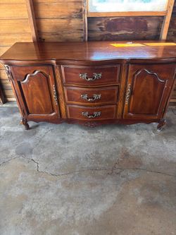 Dresser