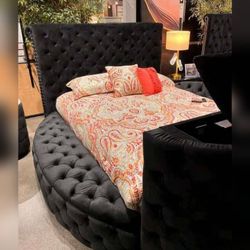 Black Color King Or Queen Round Bedframe