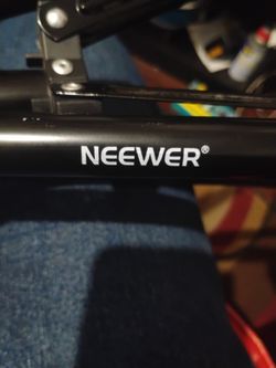 "NEEWER" IS THE NAME BRAND 